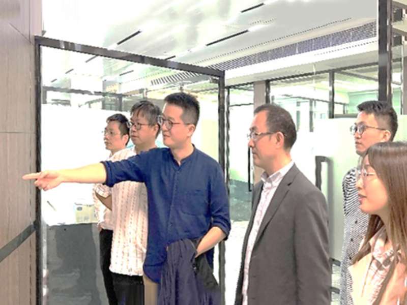 He Qiang and his delegation visited Hanglok Tech and made invaluable exchanges.